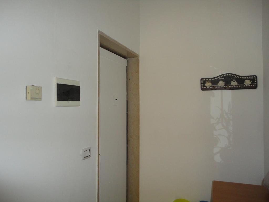 Travel And Living Hotel Trani Exterior foto