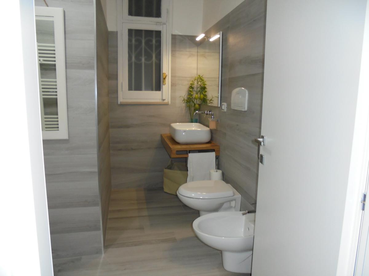 Travel And Living Hotel Trani Exterior foto